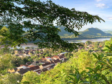 世界初の多言語表示技術、ラオスの世界遺産にて採用